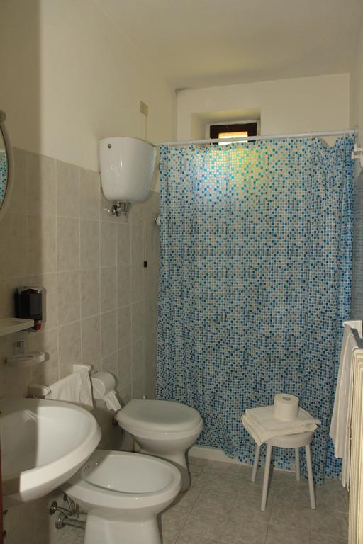 Hotel La Quiete Assis Quarto foto